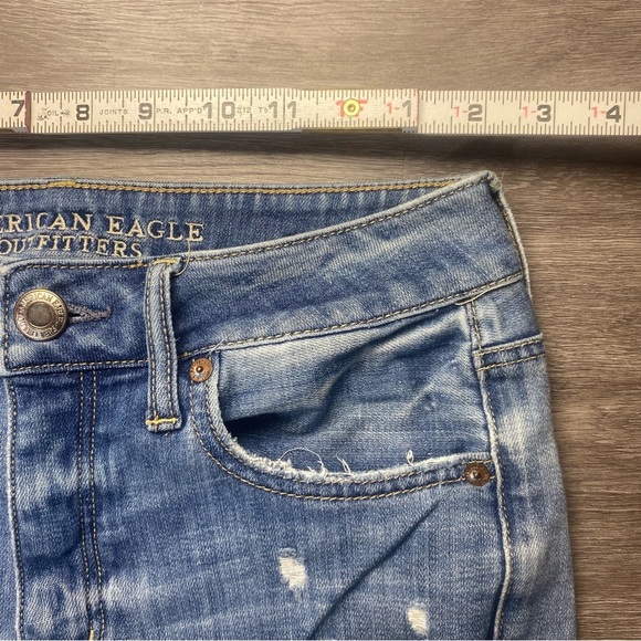 American Eagle Tomgirl Distressed Jeans‎ Size 2 Regular Light Wash - Picture 9 of 14